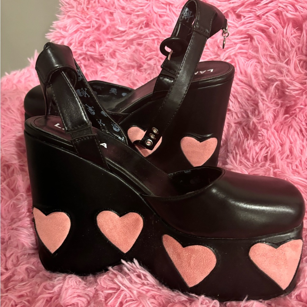 La moda platform sandals heart collection